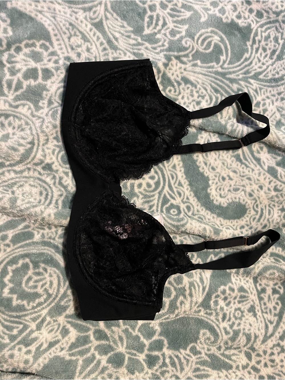 Black Lace Underwire Bra - Women's Intimates